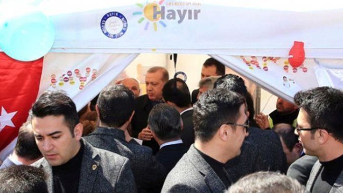 Hayır çadırının içinden ilk görüntü! Erdoğan ve alevi vatandaşın Yavuz tartışması