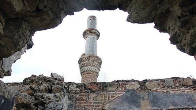 Pirlepe&#039;nin Osmanlı camisi onarılmayı bekliyor