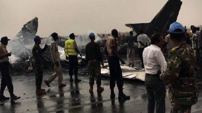 Sudan&#039;da düşen yolcu uçağında 14 kişi yaralandı