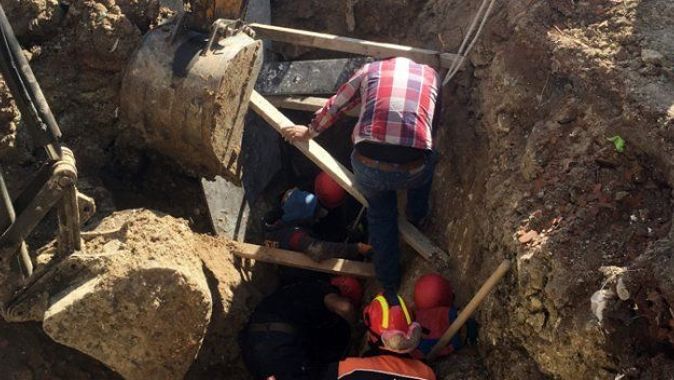 Toprak altında kalan Suriyeli işçi kuratıldı