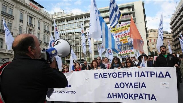 Yunan ekonomisinde daralma yaşandı