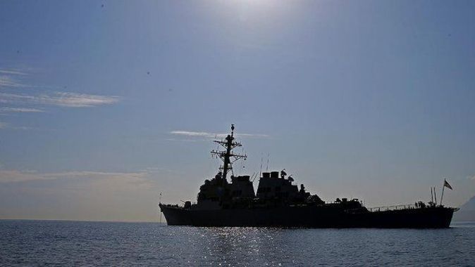 ABD Donanması İran gemisine uyarı fişeği attı