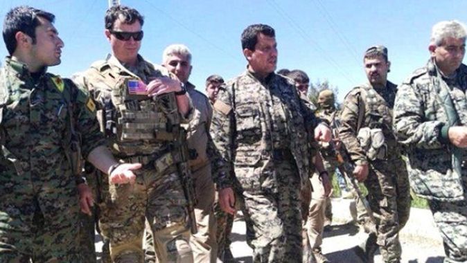 ABD&#039;li komutanlar TSK&#039;nın vurduğu YPG mevzilerinde inceleme yaptı
