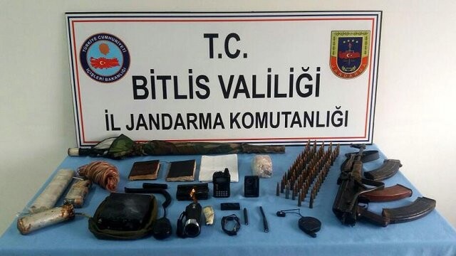 Bitlis&#039;teki terör operasyonunda 3 el yapımı patlayıcı imha edildi