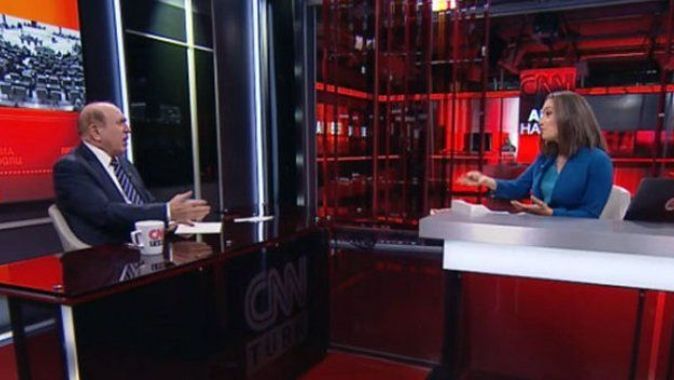 Burhan Kuzu CNN Türk spikeri Nevşin Mengü&#039;yü yerin dibine soktu