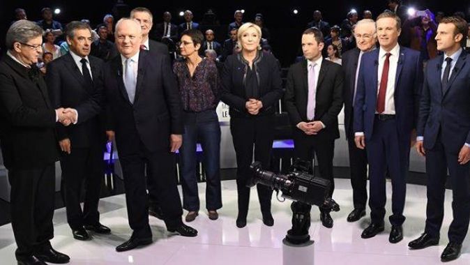 Fransa&#039;da cumhurbaşkanı adayları canlı yayında