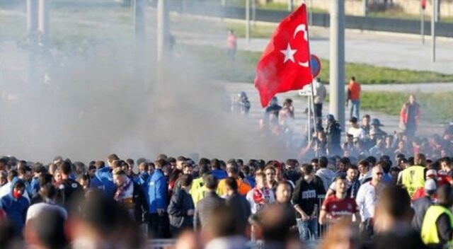 Fransa&#039;da şok! Polis Türklere saldırdı!