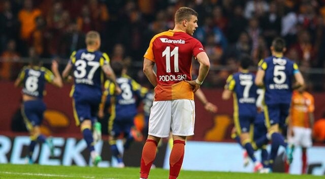 Galatasaray derbi galibiyetini unuttu!