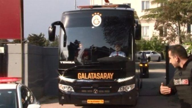 Galatasaray derbi için yola çıktı
