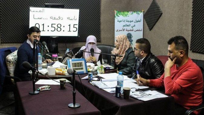 Gazzeliler, dünyanın en uzun radyo röportajını yaptı