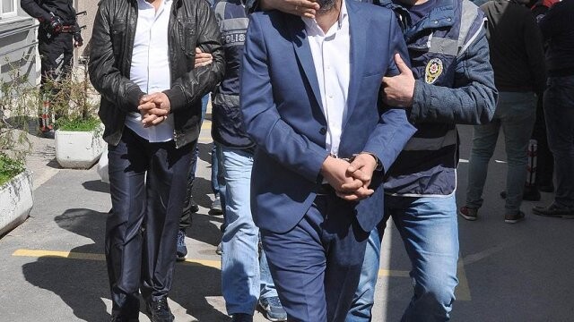 İzmir&#039;de terör operasyonu: 31 gözaltı