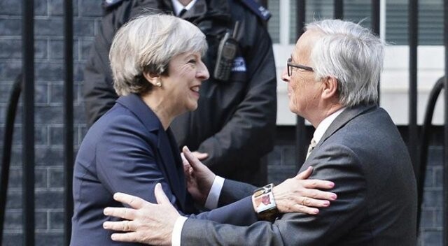 Juncker ile Theresa May görüştü
