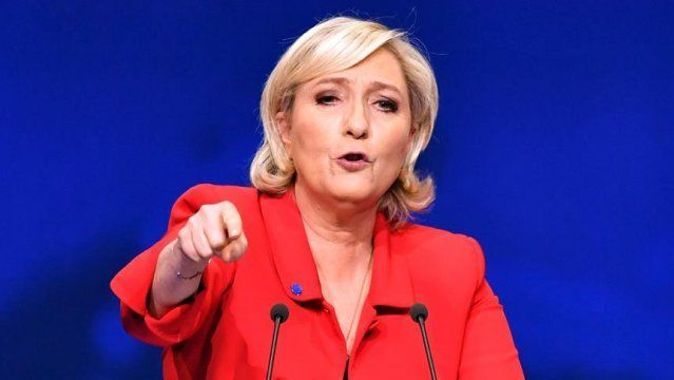 Le Pen tehlikesine dikkati çekmek için 3 saat &quot;havladı&quot;