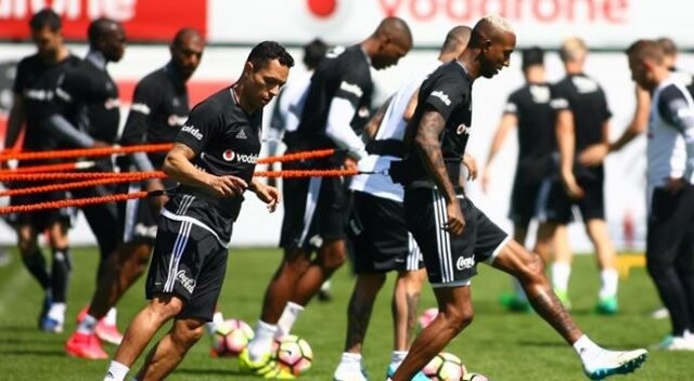 Lider Beşiktaş lig ikincisi Başakşehir’e konuk oluyor