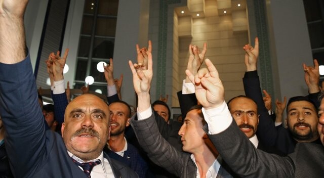 MHP&#039;liler referandum sonuçlarını kutladı