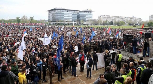 Sırbistan&#039;da Vucic karşıtı protestolar sürüyor
