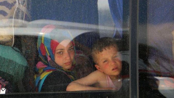 Suriye&#039;de kuşatma bölgelerinden 3 bin 700 kişi tahliye edildi