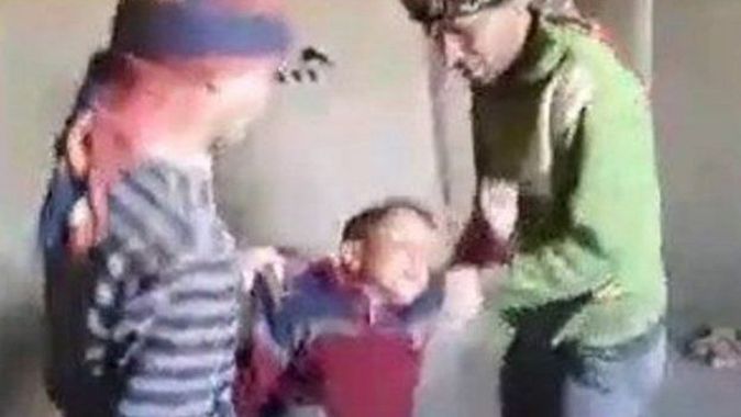 Suriyeli işçiler Şanlıurfa&#039;da 9 yaşındaki çocuğa işkence yapıp eğlenmiş