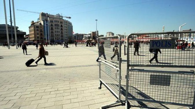 Taksim&#039;de, 1 Mayıs güvenlik önlemi hazırlıkları