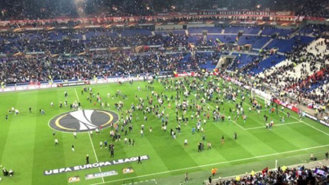 UEFA, Beşiktaş ve Lyon&#039;a 2 yıl ertelemeli 1 yıl men cezası verdi