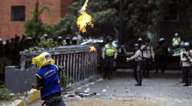 Venezuella’da ölü sayısı 29’a yükseldi