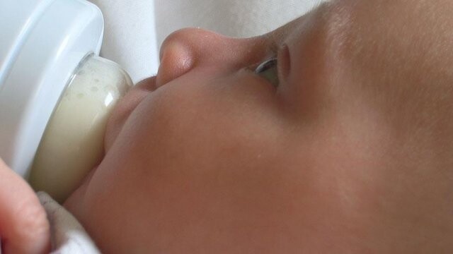 AB ülkelerindeki bebek mamalarında zararlı arsenik tespit edildi