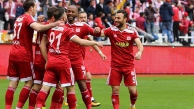 Adana Demirspor 1-1 Sivasspor Özeti ve Golleri