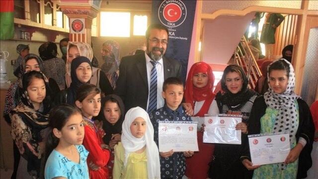 Afganistan&#039;da Türkçe kursunu bitiren talebeler sertifikalarını aldı