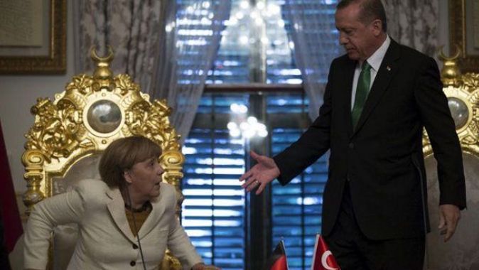 Almanlar Merkel&#039;in Türkiye politikasından memnun değil