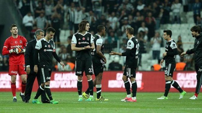 Beşiktaş&#039;ta işler tersine döndü!