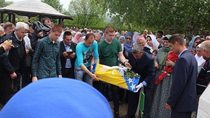 Bosna Savaşı&#039;nın 7 kurbanı daha toprağa verildi