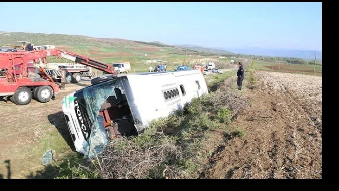 Çorum&#039;da yolcu otobüsü devrildi: 1 ölü 38 yaralı