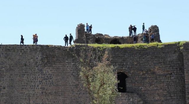 Diyarbakır surlarına çıkış yasaklandı