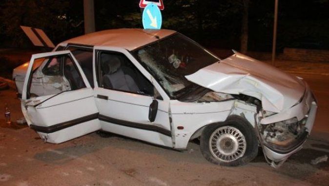 Elazığ&#039;da feci kaza: 4 yaralı