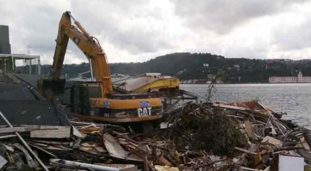Galatasaray Adası imara aykırı yapılaşma nedeniyle yıkılıyor