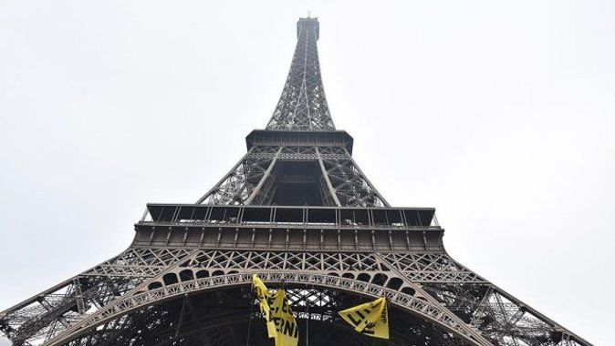 Greenpeace&#039;den Eyfel Kulesi&#039;nde eylem