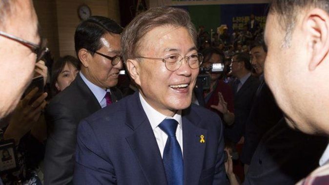 Güney Kore&#039;de devlet başkanı Moon görevine başladı