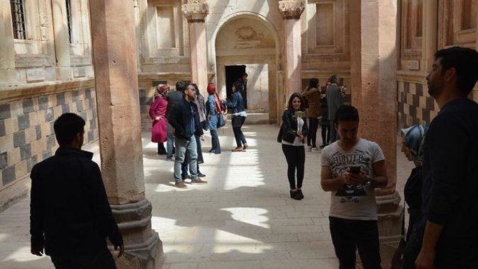 İshak Paşa Sarayı turistlerin gözdesi