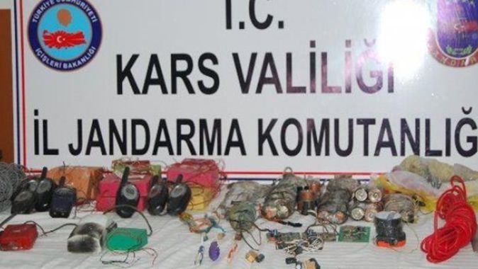 Kars&#039;ta PKK&#039;ya ait silah ve patlayıcılar ele geçirildi
