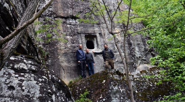 Kaya mezarları yayla turizmini zenginleştiriyor