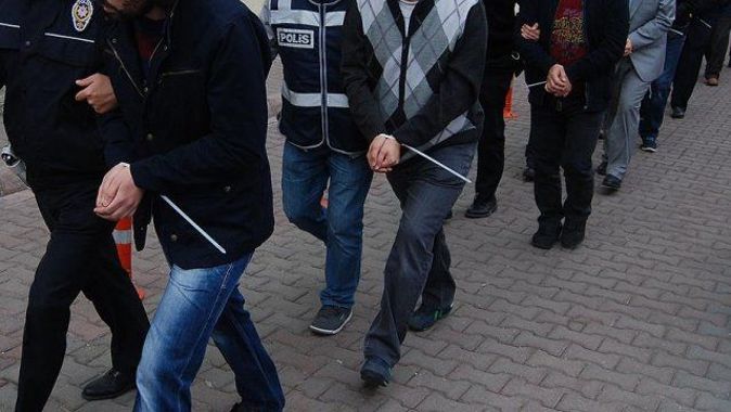 Kayseri&#039;de eski polislere FETÖ operasyonu: 20 gözaltı