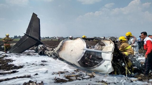 Meksika&#039;da özel jet düştü: 2 ölü