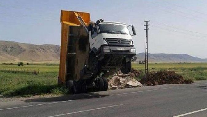 Nusaybin&#039;de kamyon şaha kalktı
