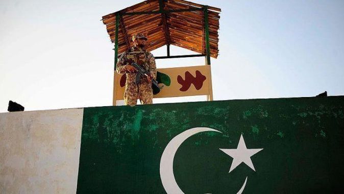 Pakistan güçleri Afganistan&#039;ı vurdu: 50 ölü