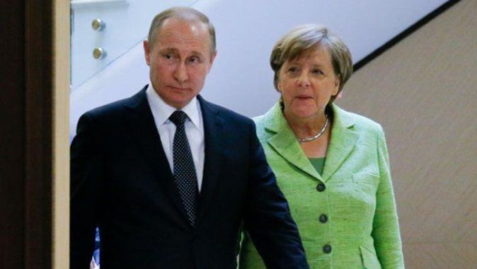 Putin: Kimyasal saldırının sorumluları bulunmalı