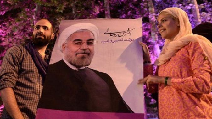 Ruhani&#039;nin zaferi Tahran sokaklarını coşturdu