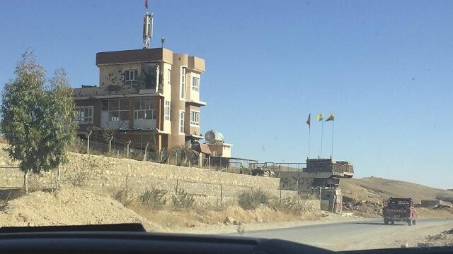 Terör örgütü PKK&#039;nın Sincar&#039;daki &#039;bayrak oyunu&#039;
