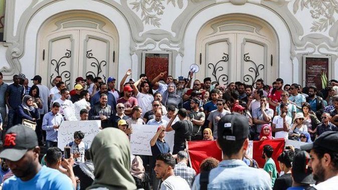 Tunus&#039;un güneyindeki gösterilerde 1 kişi hayatını kaybetti