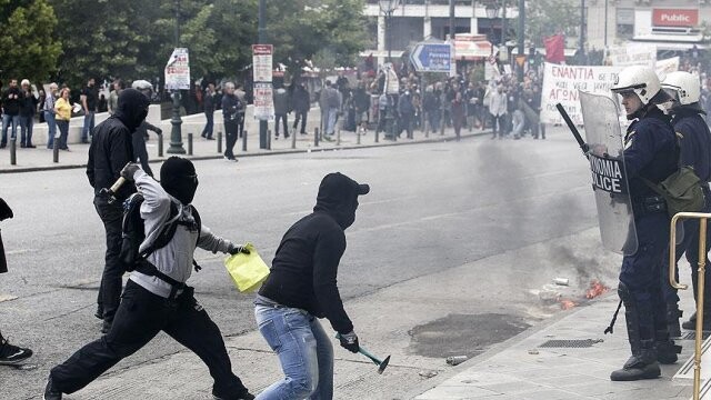 Yunanistan&#039;da genel grev hayatı felç etti