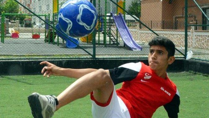 14 yaşındaki Alper Timuçin, Süper Lig ekinine transfer oldu